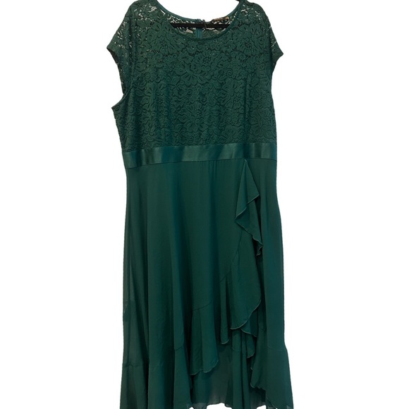 Miusol Women's Plus Size Sequin Floral Lace Evening Gown - Picture 3 of 12